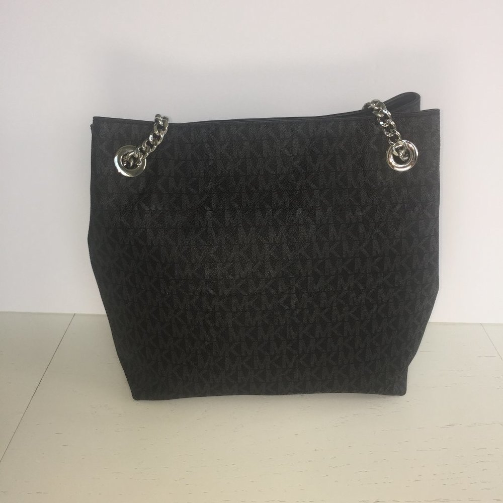 Micheal Kors Black Shoulder Bag with Chain Straps - Picture 5 of 13
